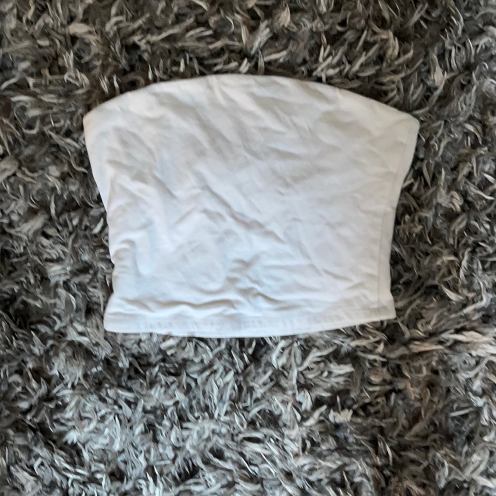 White GARAGE type top